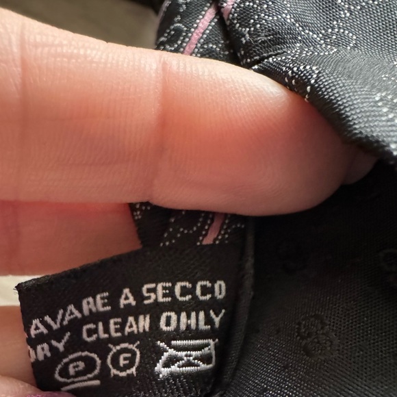 Gucci Black and Pink Men's Tie - Picture 5 of 5